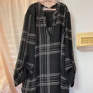 Women's dress/business blouse. Size medium.